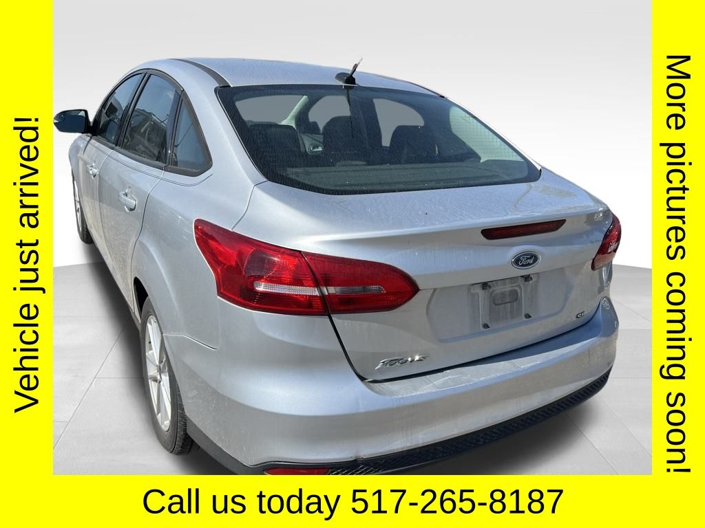 2017 Ford Focus SE photo 3