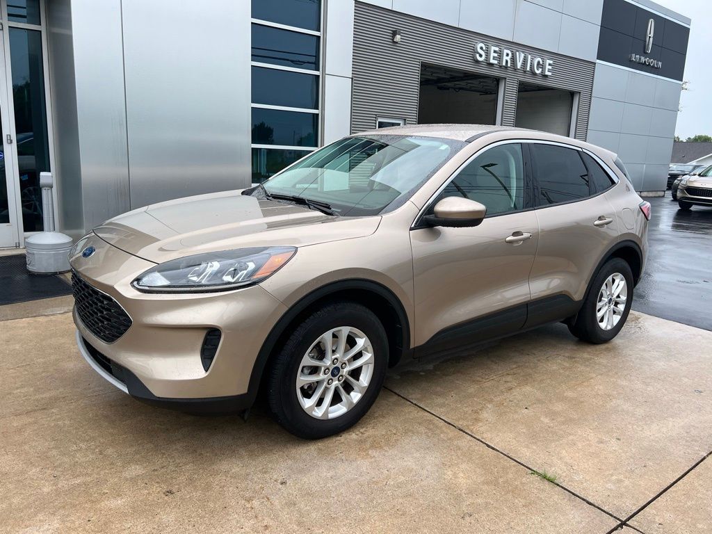 2021 Ford Escape SE photo 3
