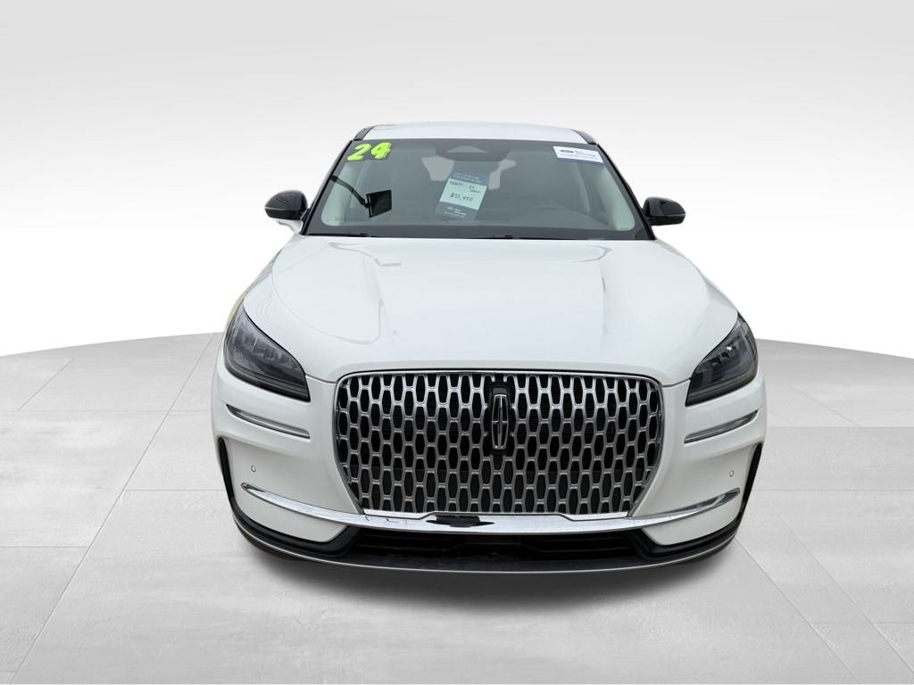 2024 Lincoln Corsair Premiere photo 3