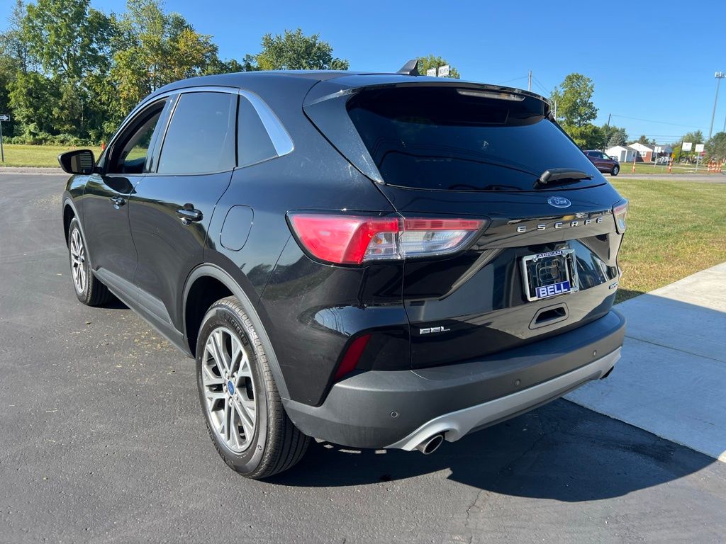 2022 Ford Escape SEL photo 2