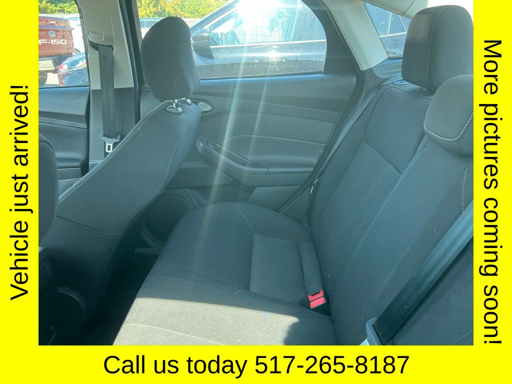 2017 Ford Focus SE photo 4