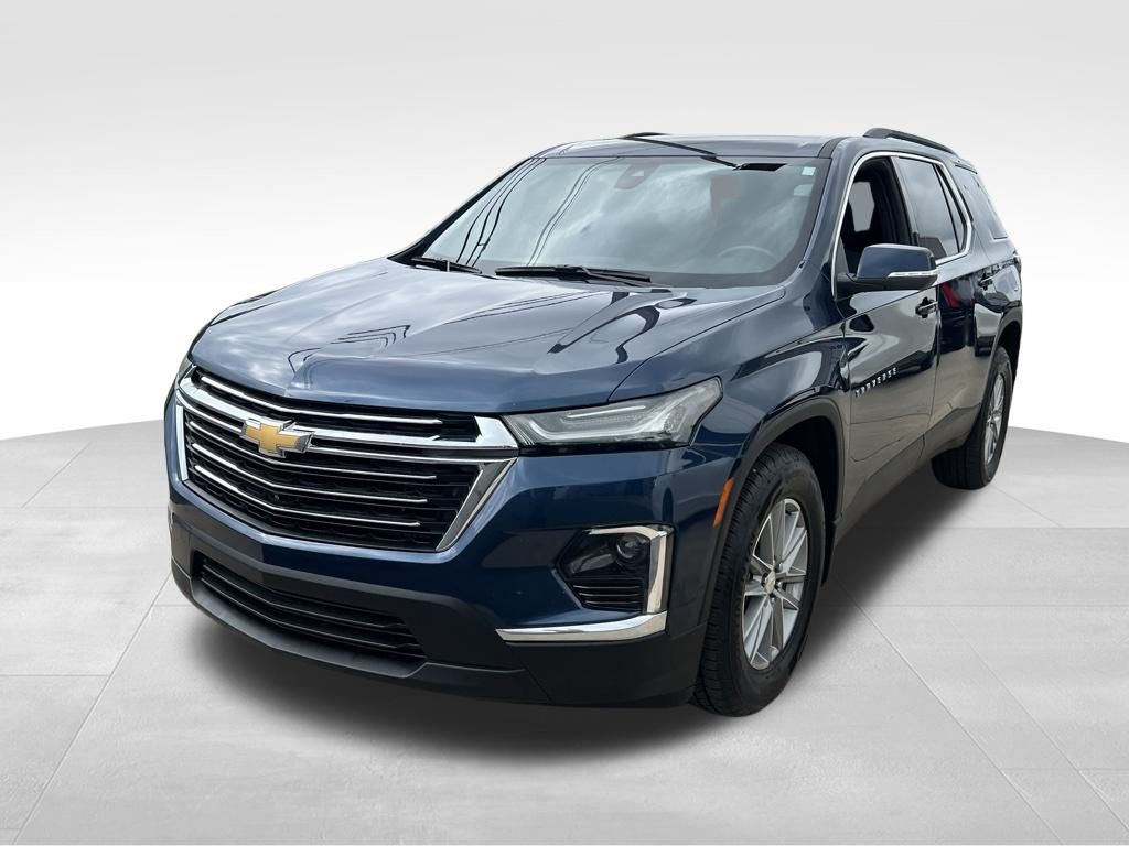 2023 Chevrolet Traverse photo 2