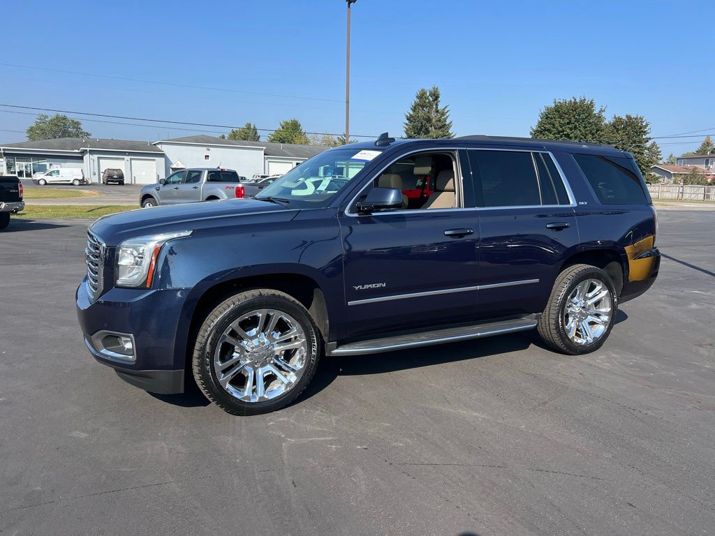 2017 Gmc Yukon SLT photo 2