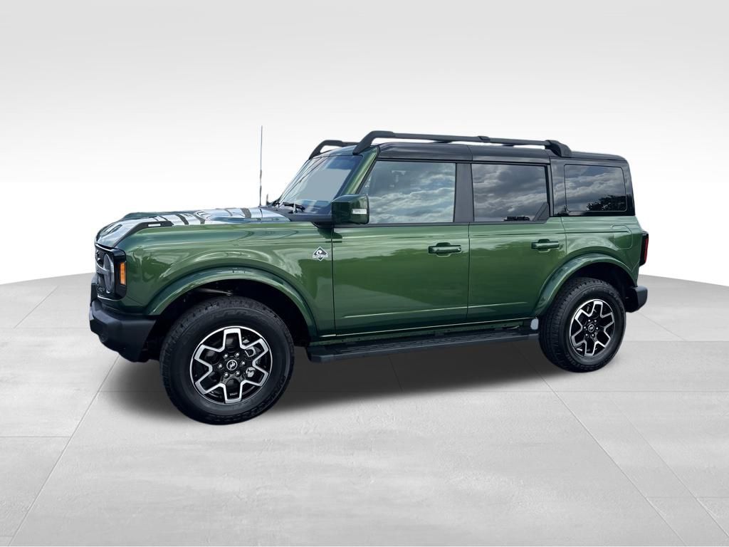 2024 Ford Bronco Outer Banks photo 3