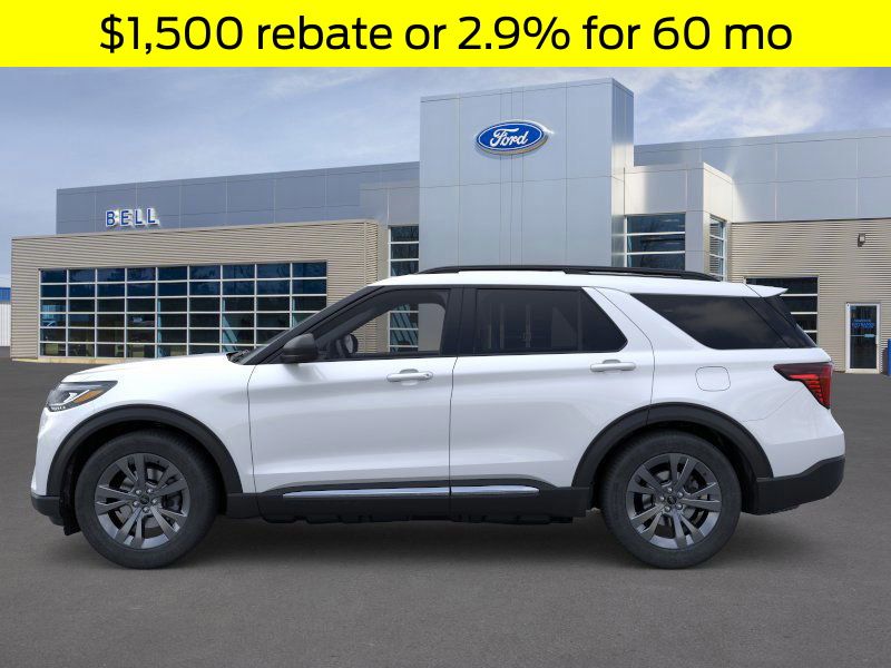 2025 Ford Explorer photo 3