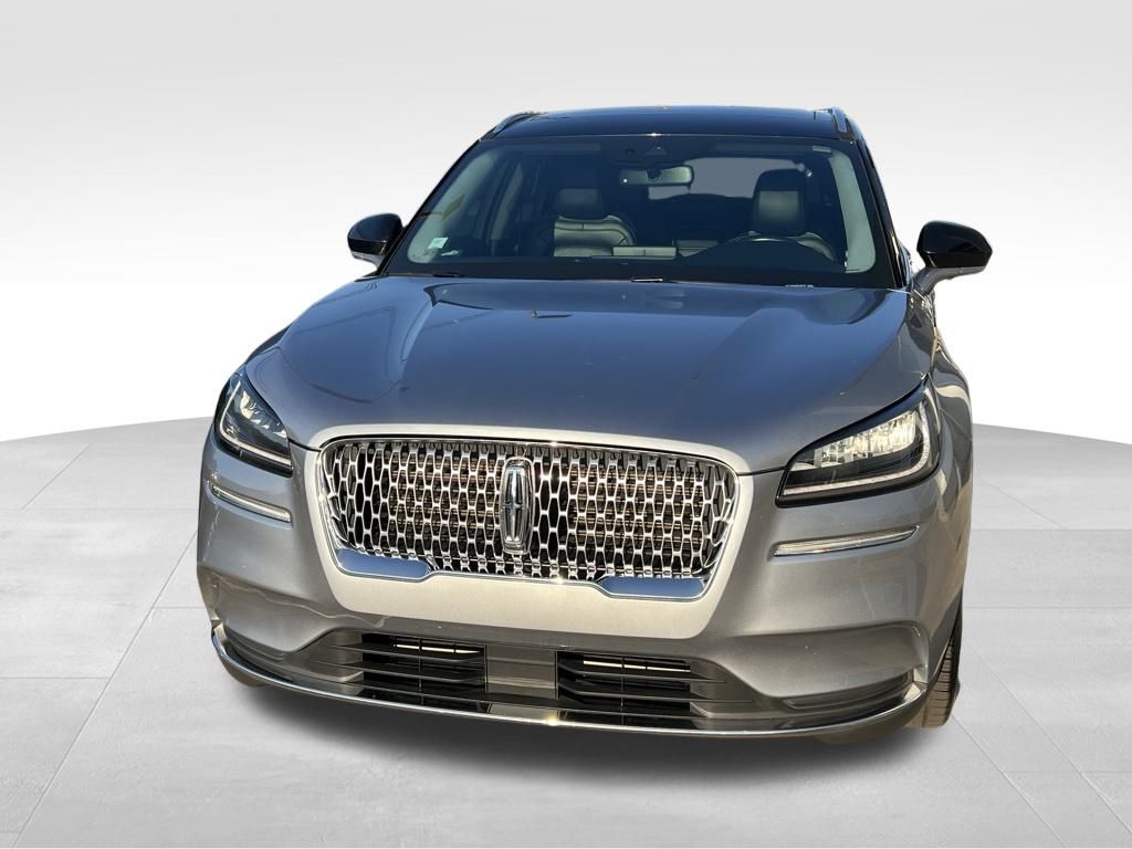 2022 Lincoln Corsair Standard photo 2