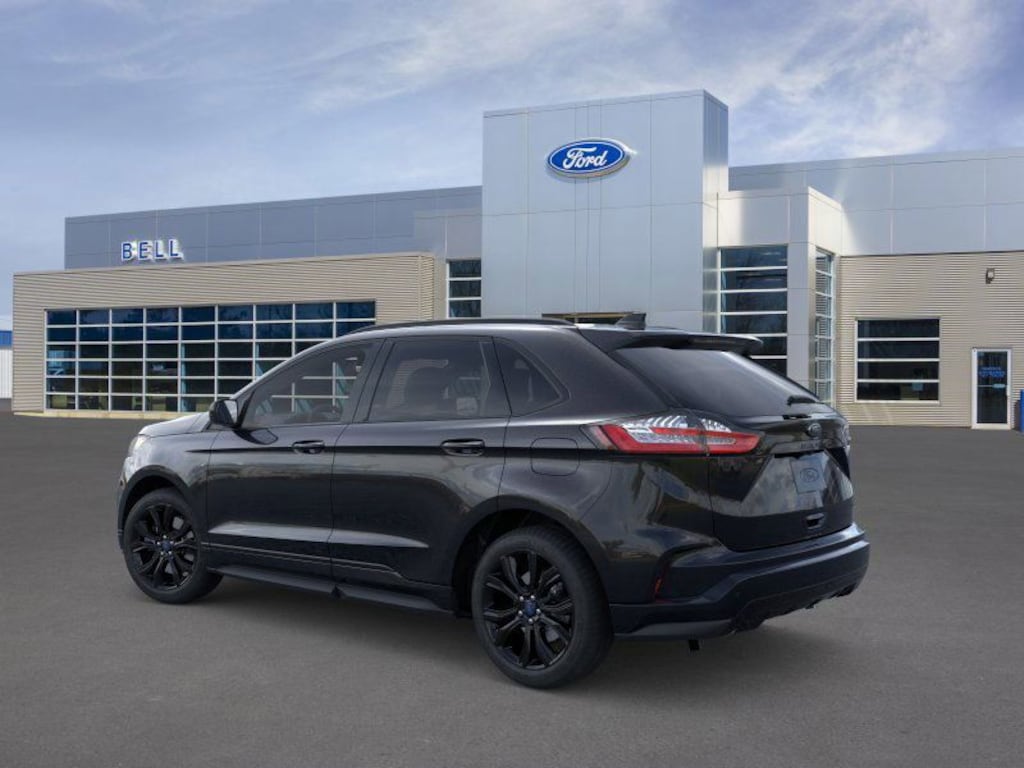 Used 2024 Ford Edge SE SUV
