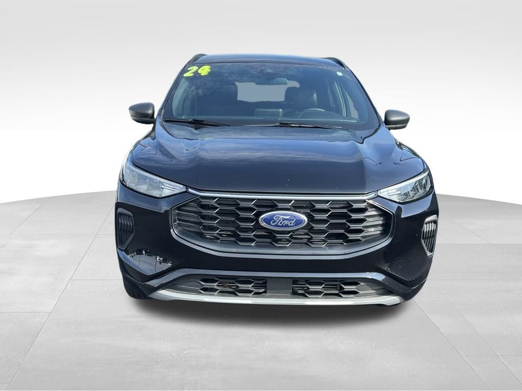 2024 Ford Escape ST-Line photo 2