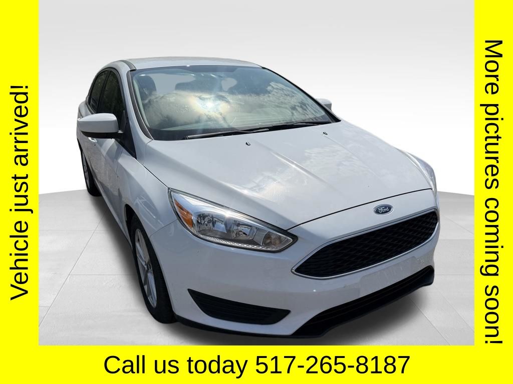 2018 Ford Focus Sedan SE's photo