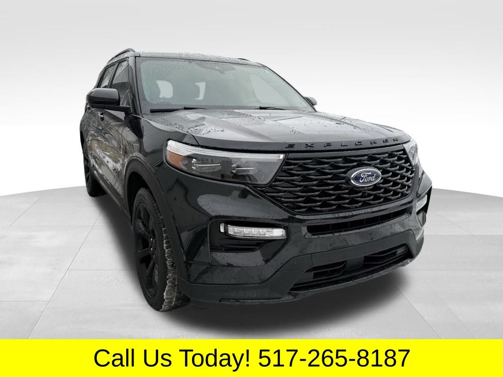 2023 Ford Explorer ST-LINE's photo