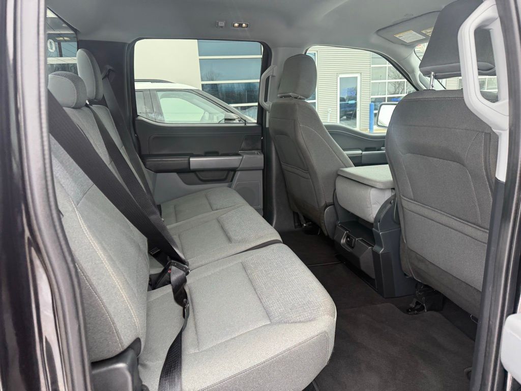 2025 Ford F-150 XLT - Photo 17