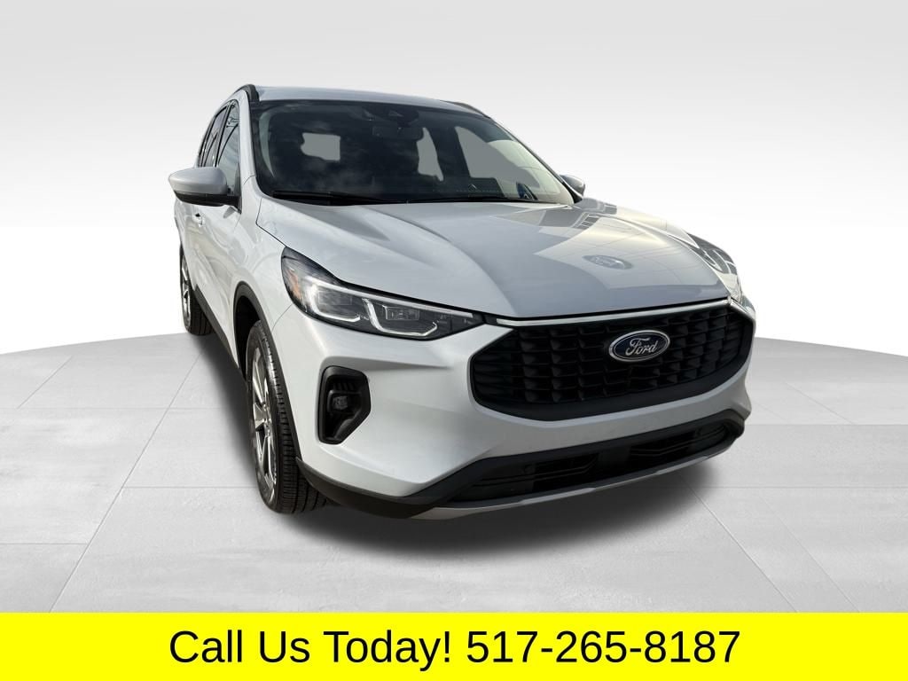 2025 Ford Escape Platinum's photo