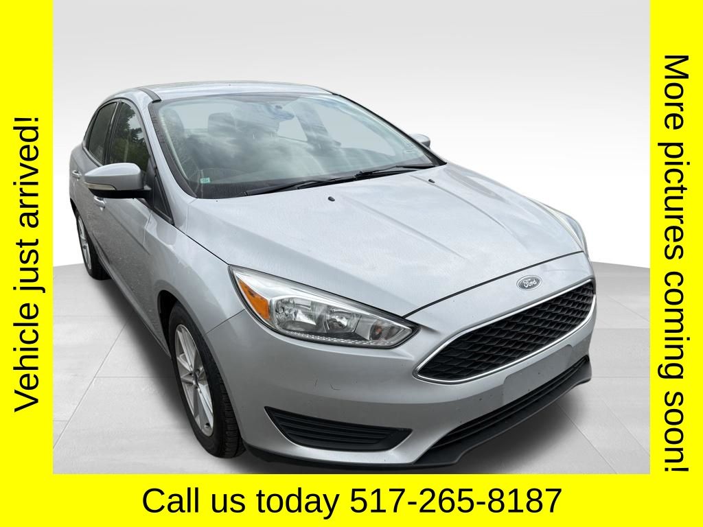 2017 Ford Focus Sedan SE's photo