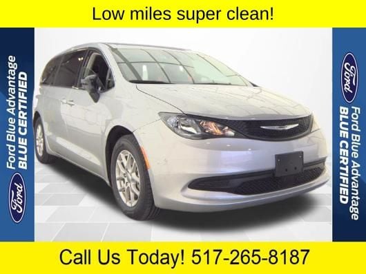 2024 Chrysler Voyager LX's photo