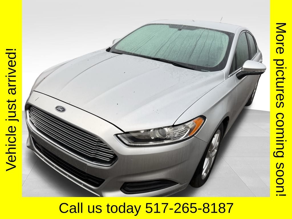 2015 Ford Fusion SE photo 2