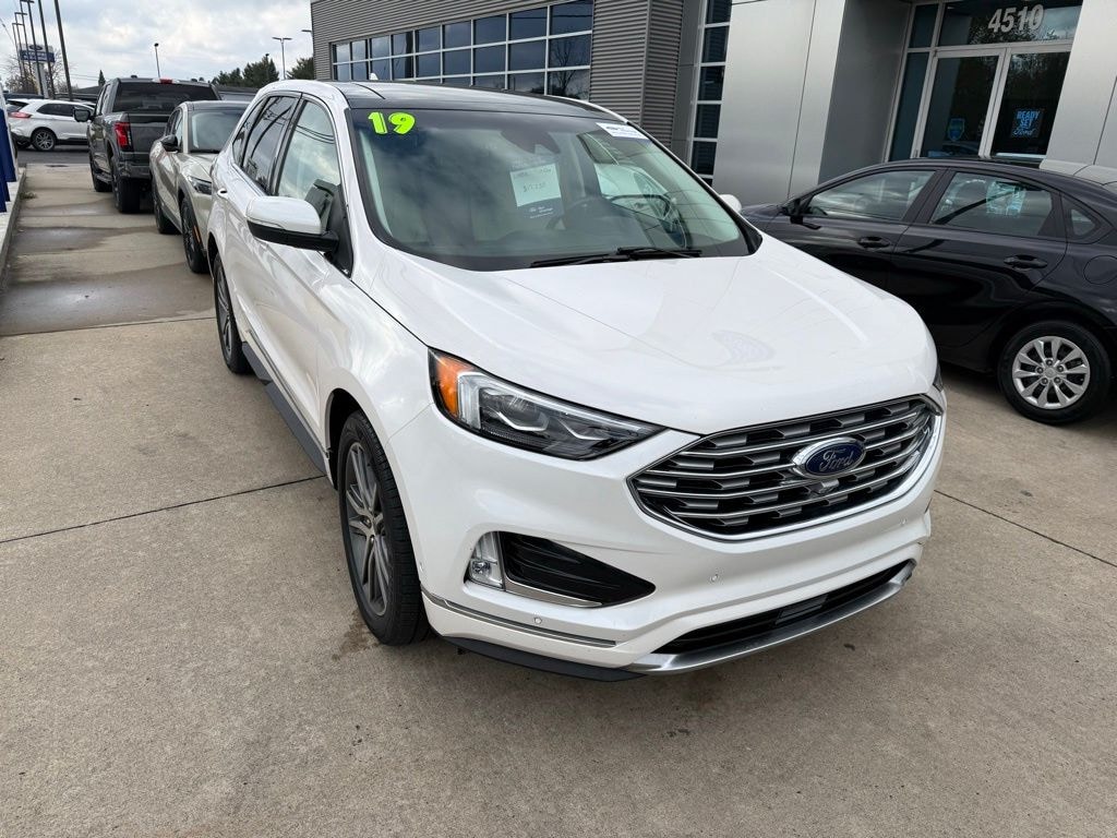 Certified 2019 Ford Edge Titanium SUV