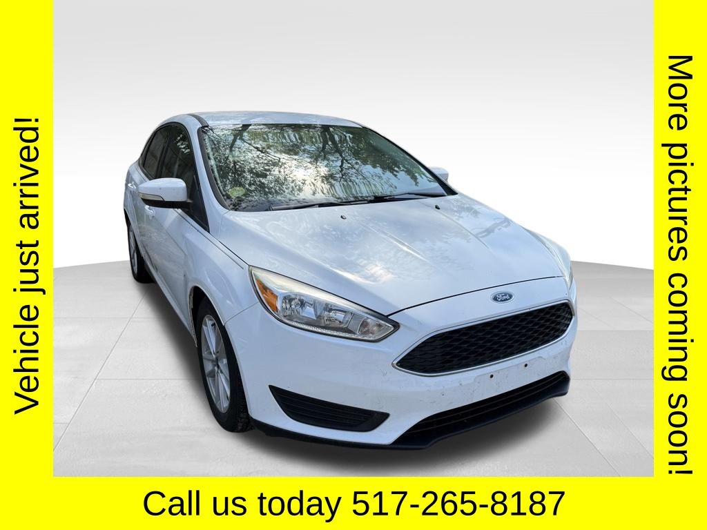 2017 Ford Focus Sedan SE's photo
