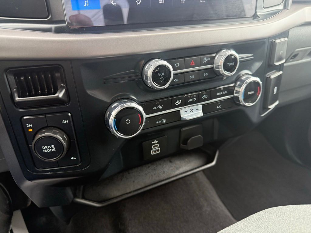 2025 Ford F-150 XLT - Photo 24