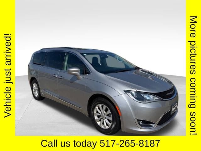 2017 Chrysler Pacifica Touring-L Plus's photo