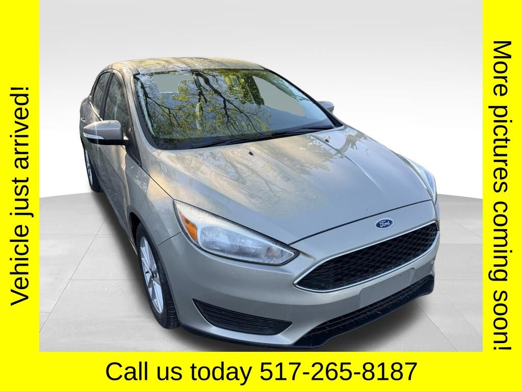 2016 Ford Focus Sedan SE's photo