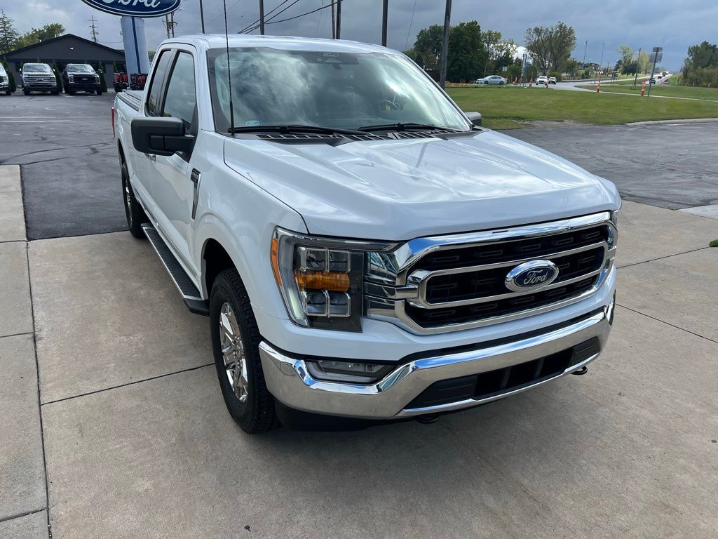 2022 Ford F-150 XLT photo 2