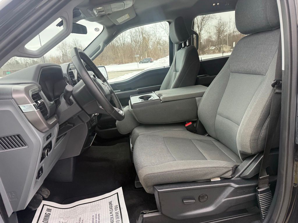 2025 Ford F-150 XLT - Photo 26