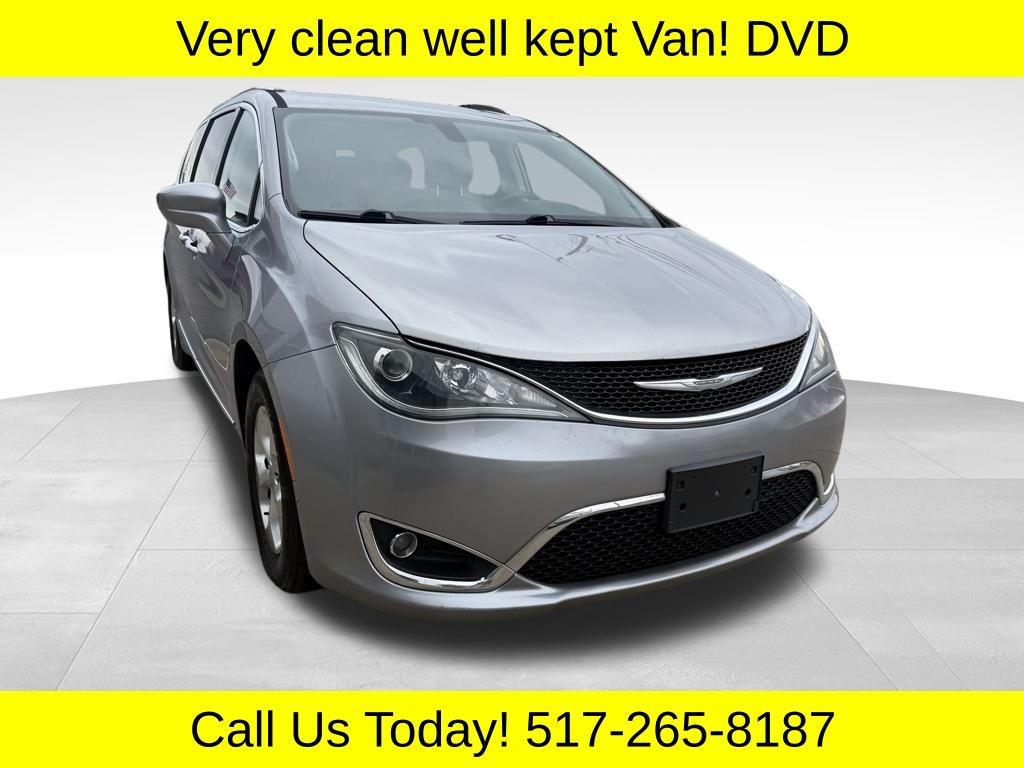 2017 Chrysler Pacifica Touring-L Plus's photo