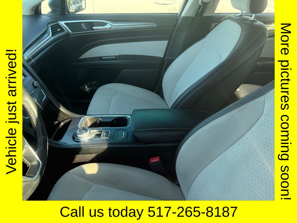 2019 Ford Fusion SE photo 3