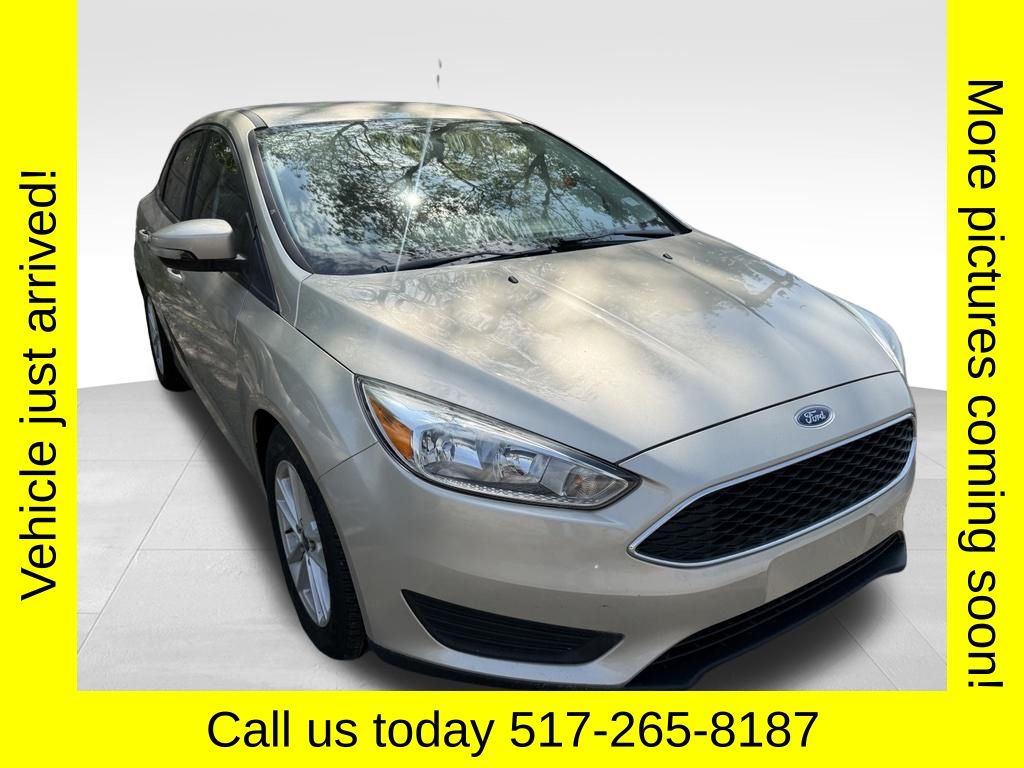 2017 Ford Focus Sedan SE's photo