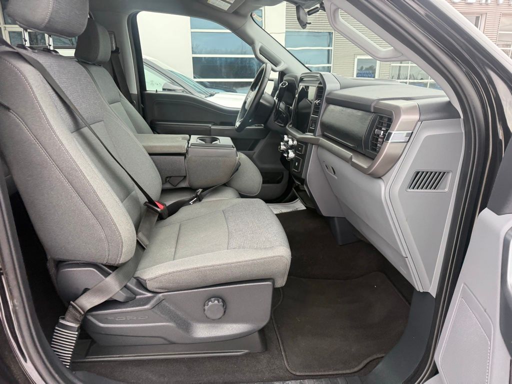 2025 Ford F-150 XLT - Photo 12