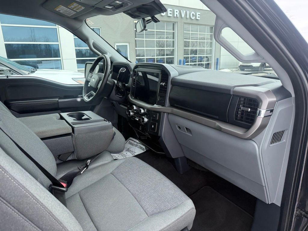 2025 Ford F-150 XLT - Photo 14