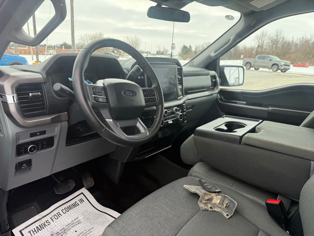 2025 Ford F-150 XLT - Photo 23
