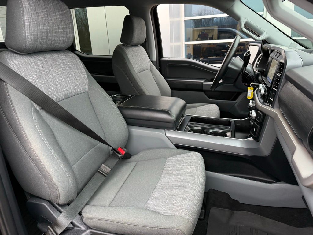 2023 Ford F-150 XLT - Photo 12
