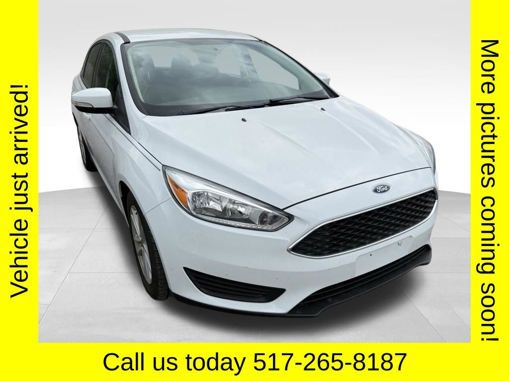 2017 Ford Focus Sedan SE's photo