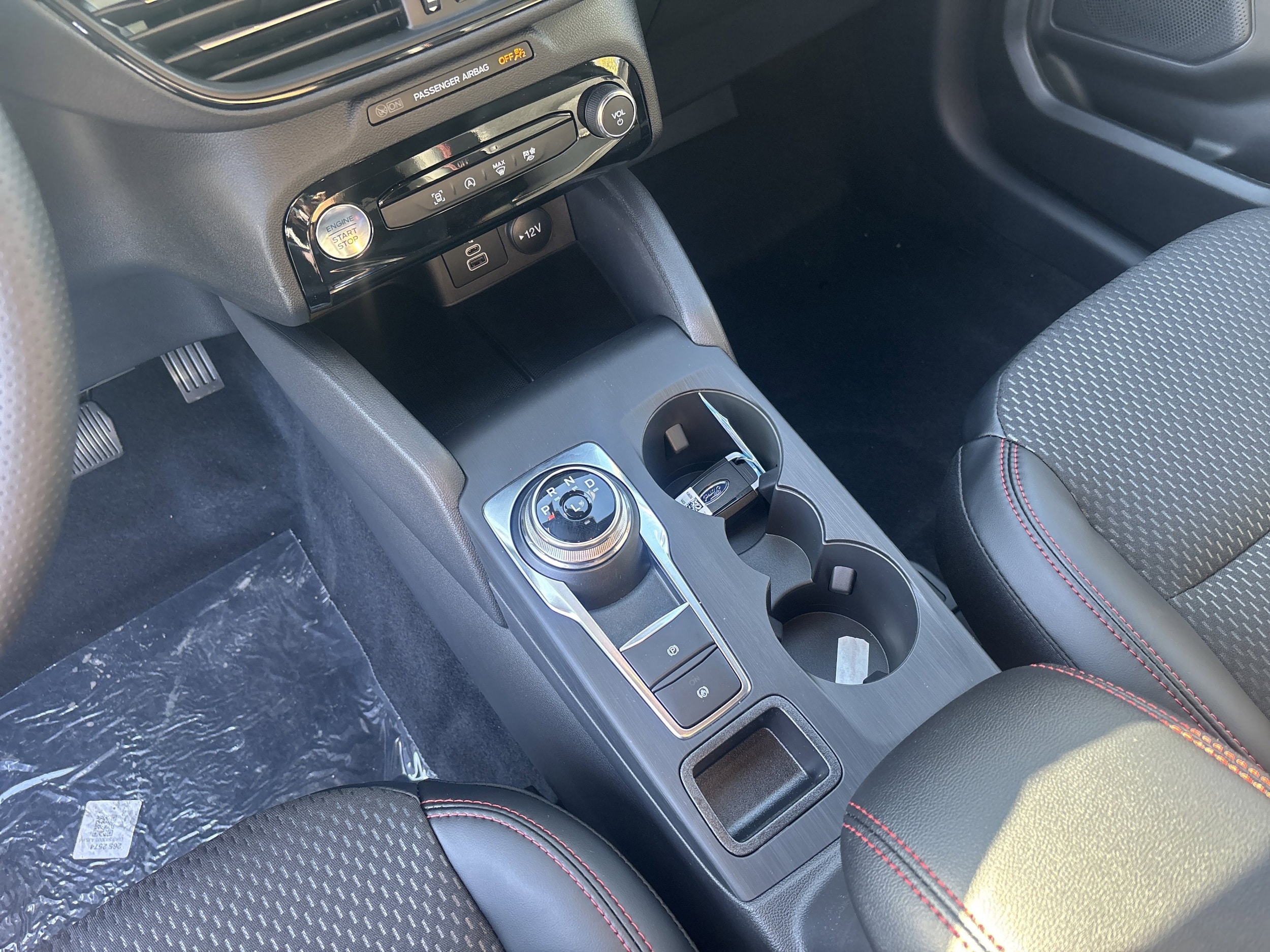2026 Ford Escape ST-Line - Photo 14