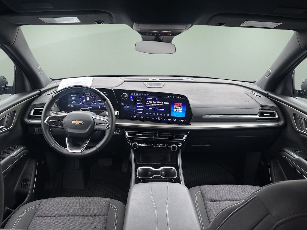 Used 2025 Chevrolet Traverse LT SUV