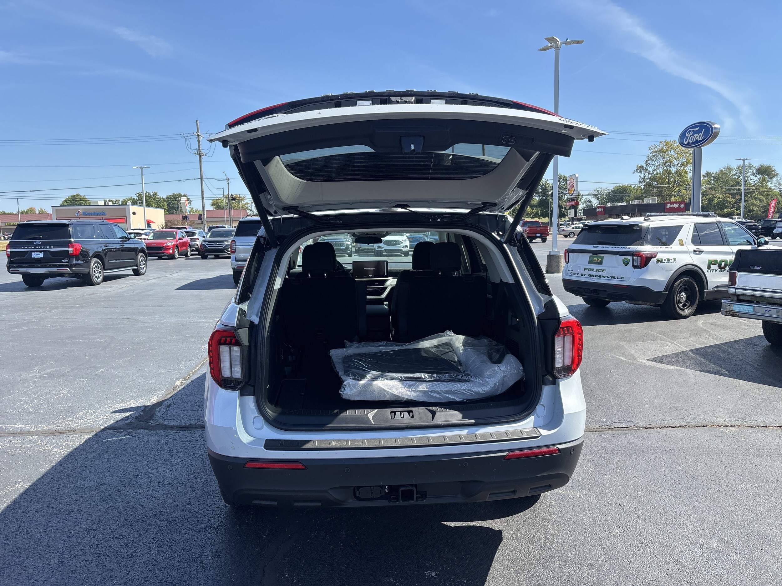 2025 Ford Explorer photo 4