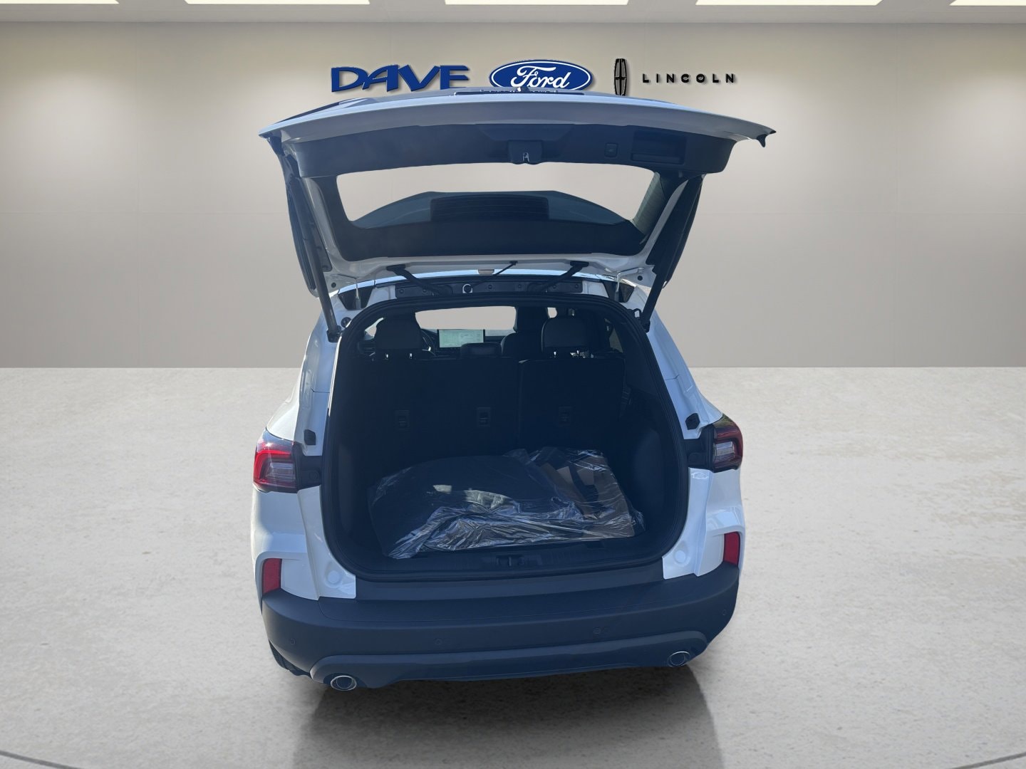 2026 Ford Escape ST-Line - Photo 16
