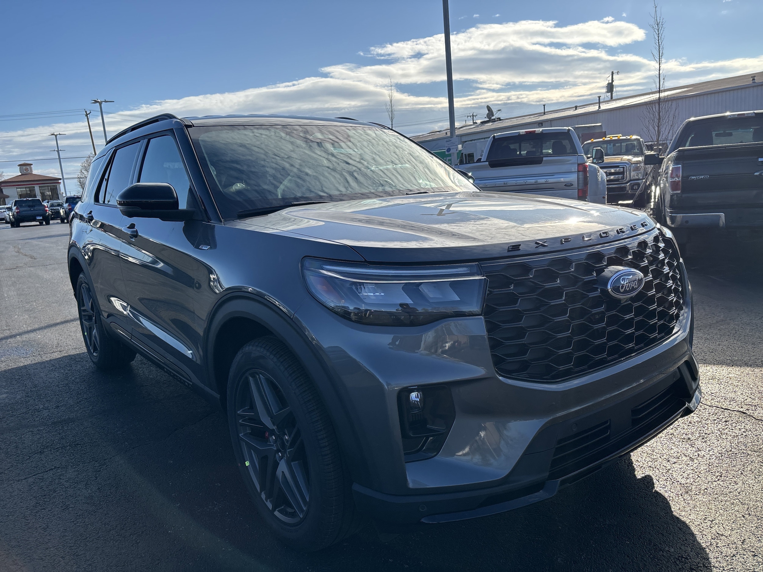 2026 Ford Explorer ST-LINE's photo