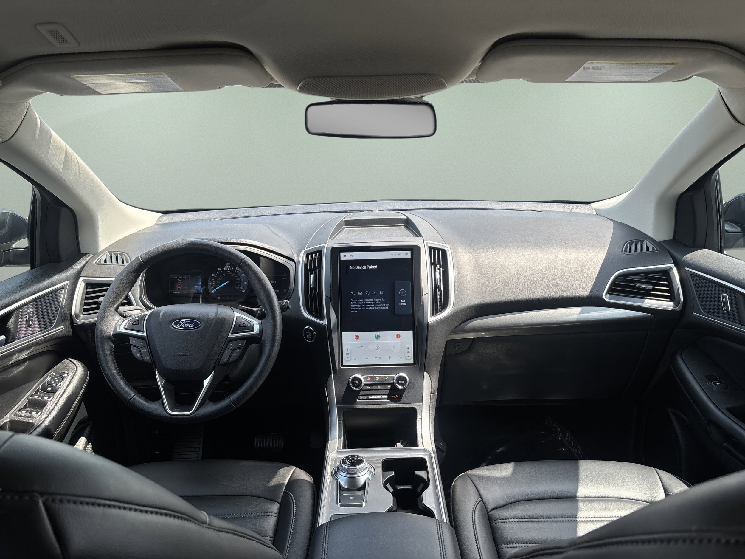 2023 Ford Edge SEL photo 2