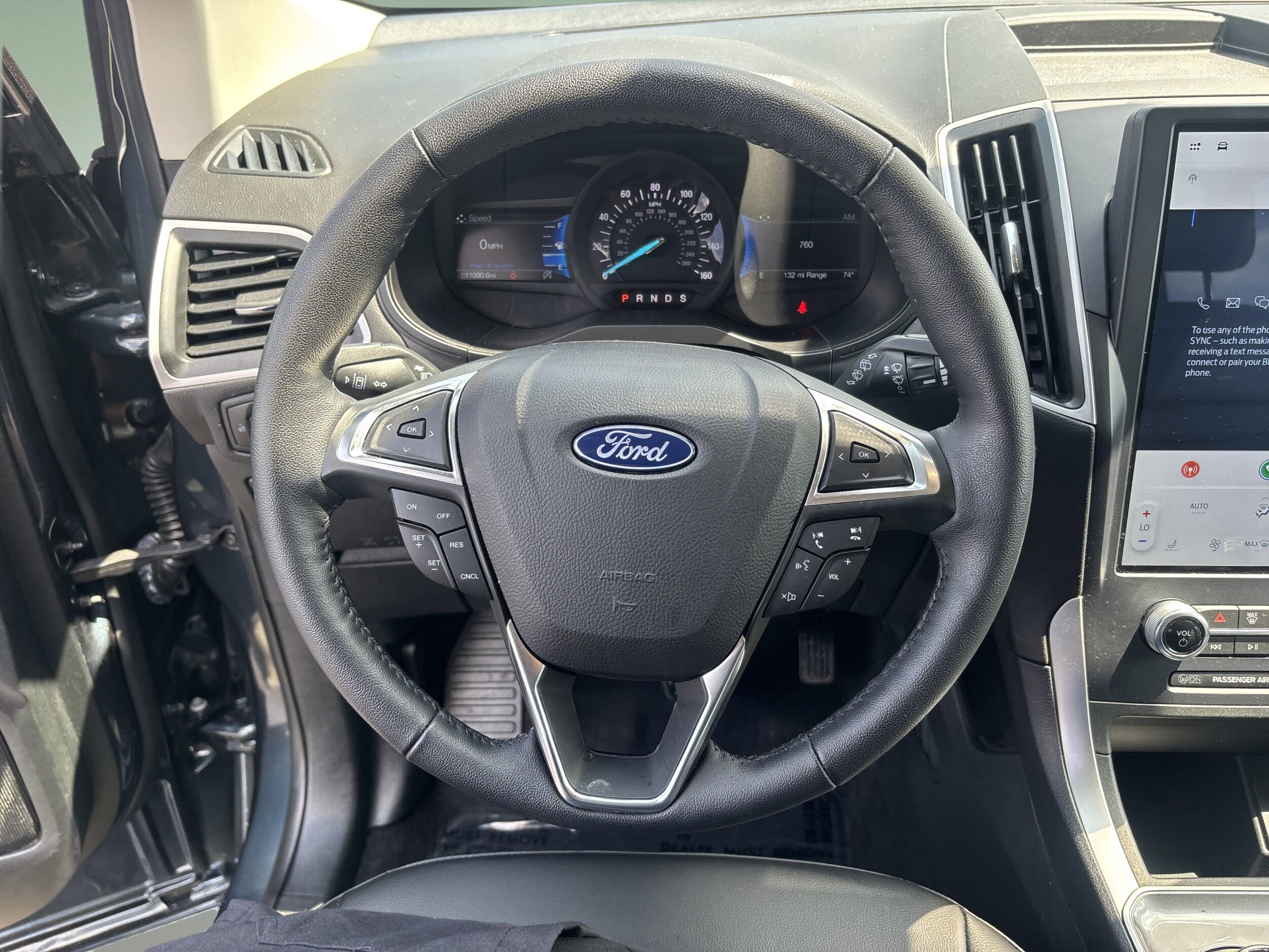 2023 Ford Edge SEL photo 3