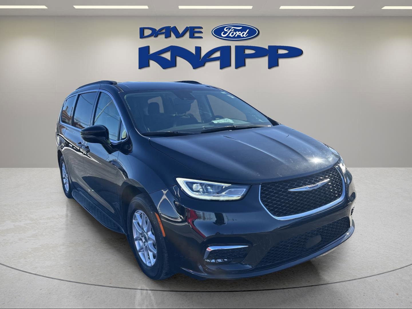 2022 Chrysler Pacifica Touring L's photo