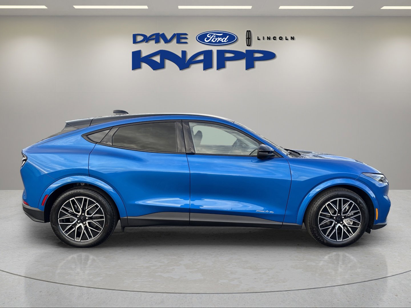 2025 Ford Mustang Mach-E Premium - Photo 9