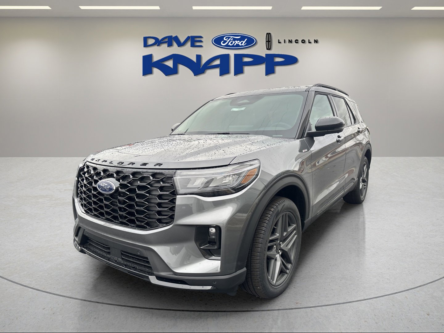 2026 Ford Explorer ST-Line photo 2