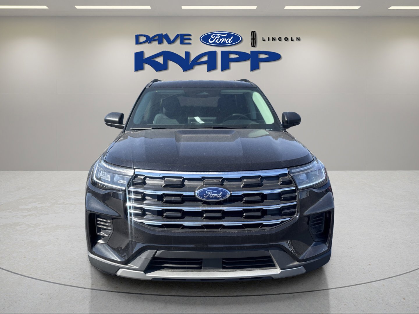 2025 Ford Explorer photo 2