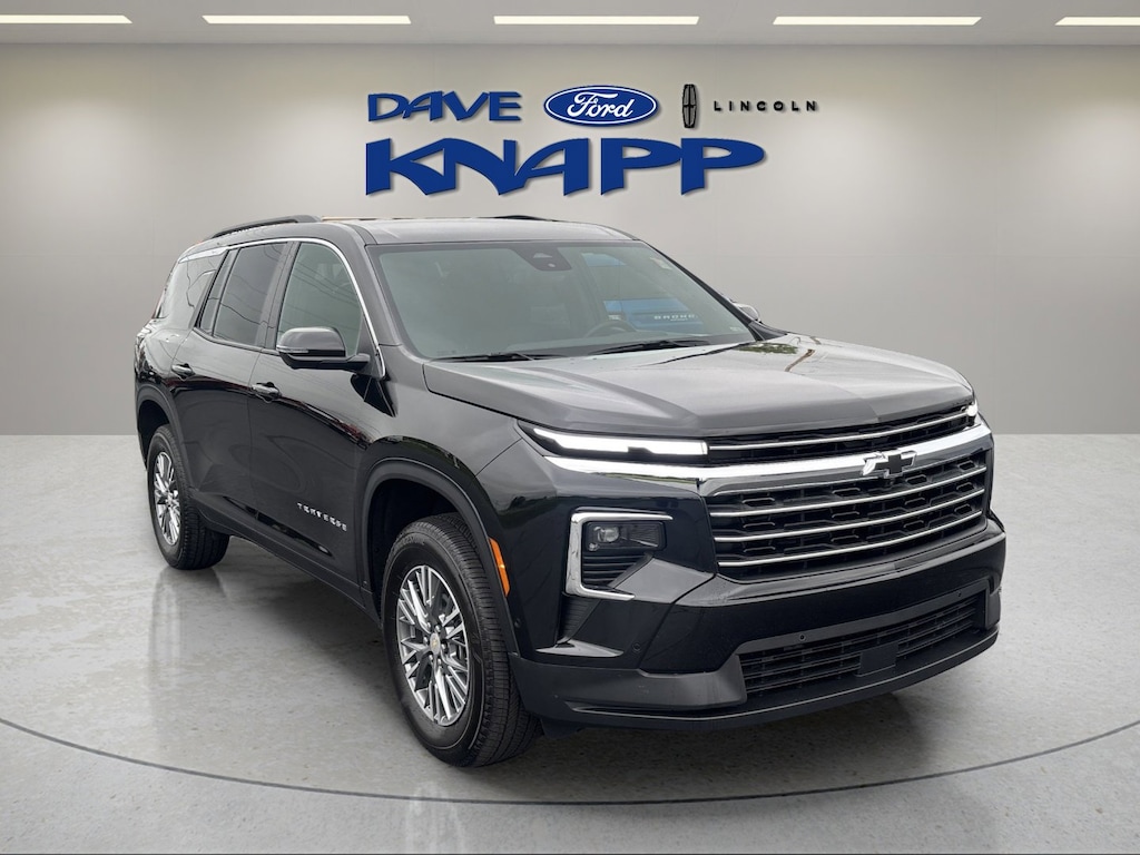 Used 2025 Chevrolet Traverse LT SUV
