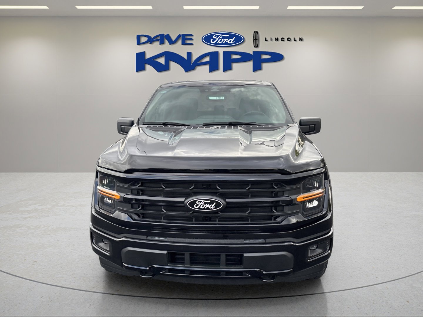 2025 Ford F-150 XLT photo 2