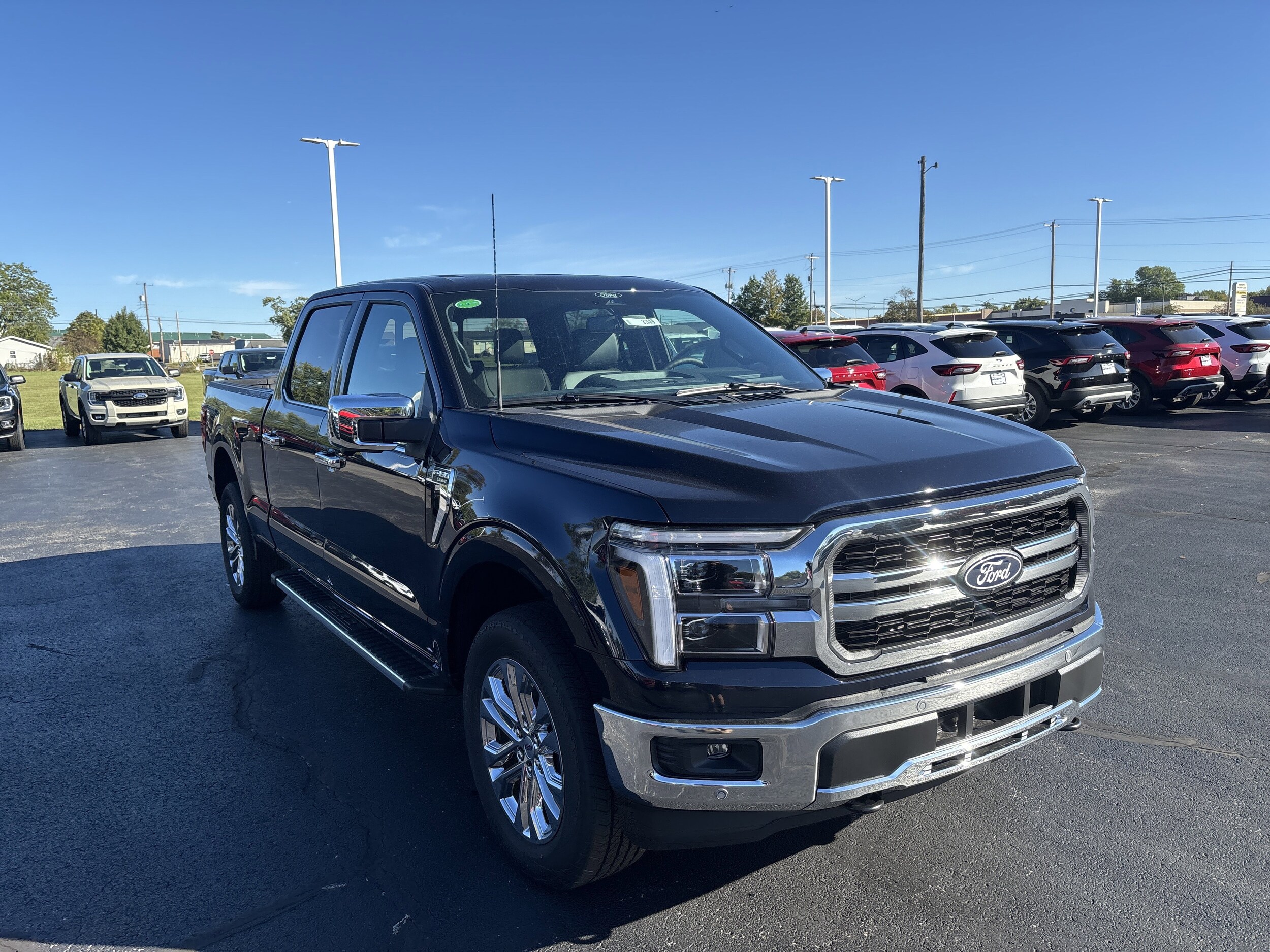 2025 Ford F-150 Lariat photo 3