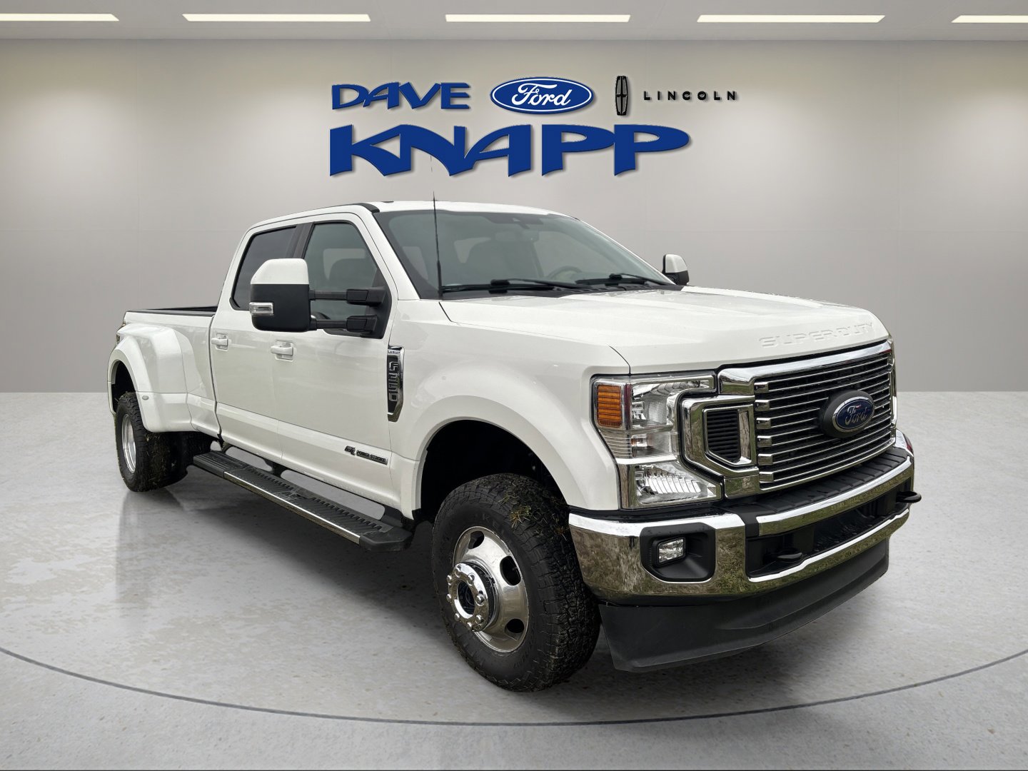 2022 Ford F-350 Super Duty Lariat's photo