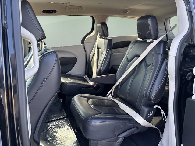 2022 Chrysler Pacifica Touring L - Photo 18